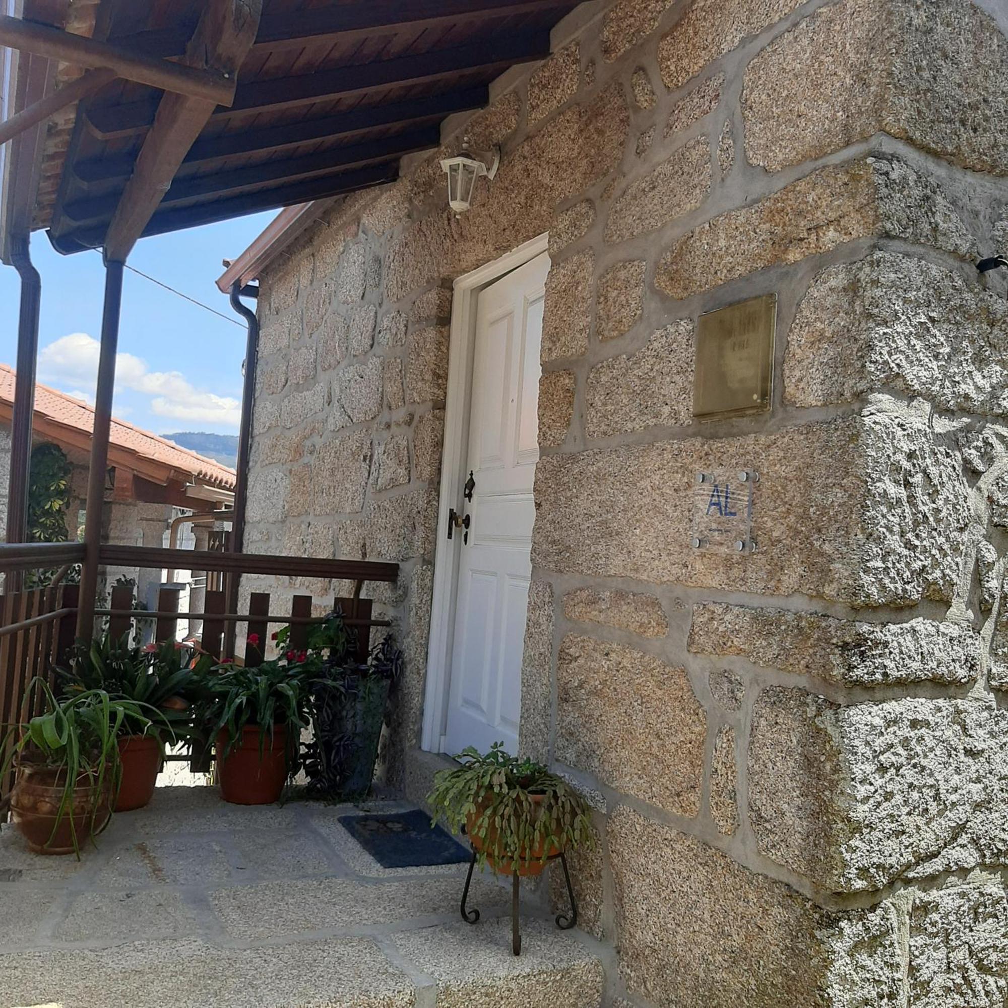 Casa De Bairros Villa Soajo Exterior photo